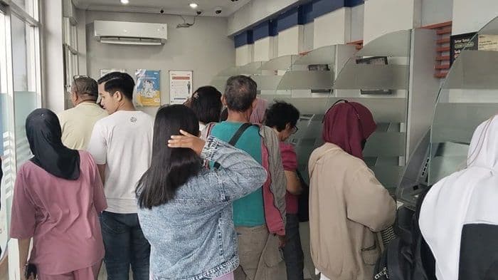 bri_tebing_tinggi_pastikan_layanan_atm_kembali_normal_usai_dikeluhkan_nasabah