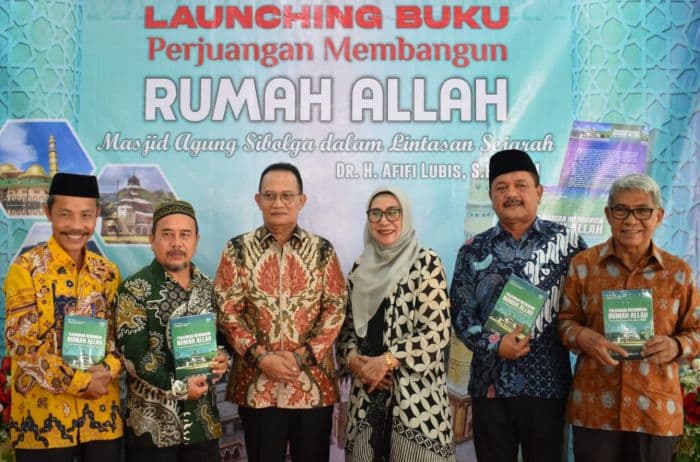 launching_buku_perjuangan_membangun_masjid_agung_sibolga_karya_afifi_lubis