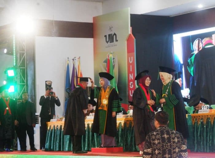 rektor_uinsu_alumni_harus_unggul_akademik_dan_berkarakter_pendakwah