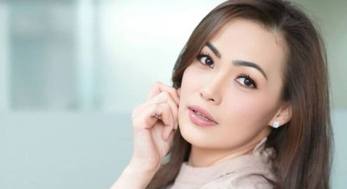 delapan_tahun_vakum_christy_jusung_akui_canggung_kembali_ke_dunia_hiburan