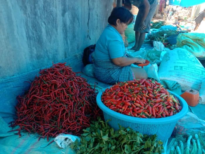 harga_cabai_turun_di_pasar_onan_silaen_pembeli_di_toba_sepi