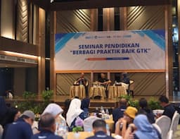 stafsus_mendikdasmen_media_sosial_bisa_percepat_pendidikan_juga_timbulkan_krisis_makna