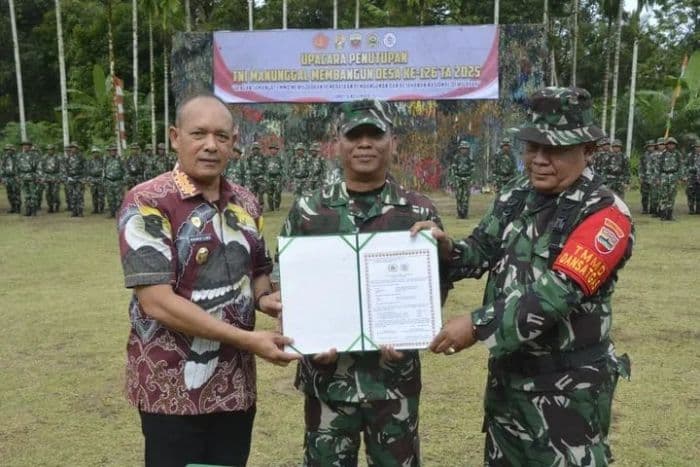 tmmd_ke126_di_tapteng_resmi_ditutup_tni_bangun_jalan_jembatan_dan_rumah_warga