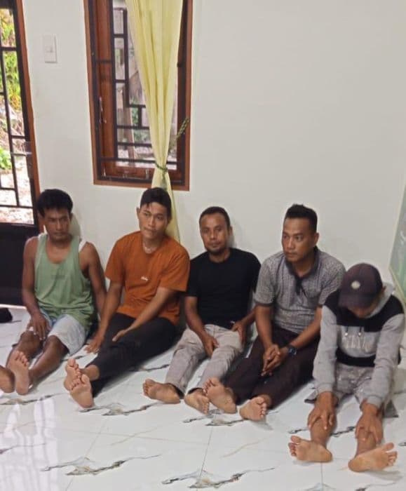 tni_amankan_lima_tersangka_narkoba_di_area_kebun_pt_sma_bilah_hulu