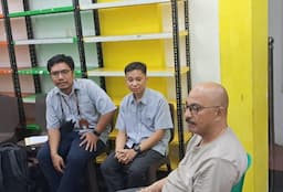 usut_dugaan_pmkh_ky_sumut_tinjau_rumah_hakim_khamozaro_waruwu_usai_kebakaran