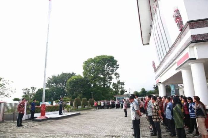 bupati_jtp_himbau_pentingnya_kedisiplinan_dedikasi_dan_loyalitas_bagi_asn_di_taput