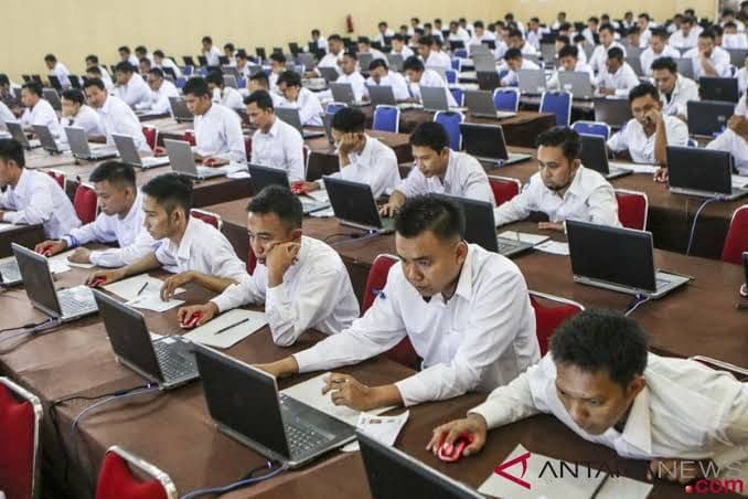 curhat_casn_di_sumut_usai_pengangkatan_ditunda_menunggu_atau_cari_kerja_lain_