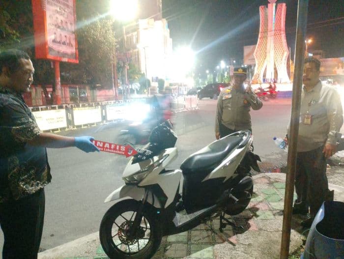 sepeda_motor_polisi_dibakar_odgj_di_labuhanbatu