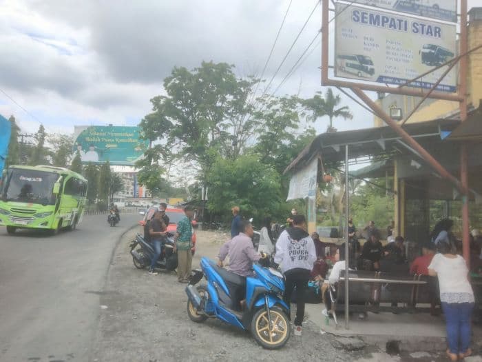 h7_lebaran_loket_bus_akap_di_asahan_masih_dipadati_penumpang