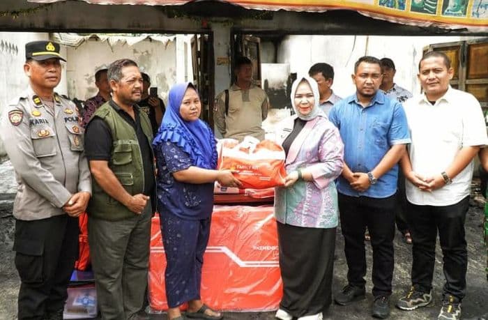 pemkab_langkat_beri_bantuan_korban_kebakaran_di_kecamatan_selesai