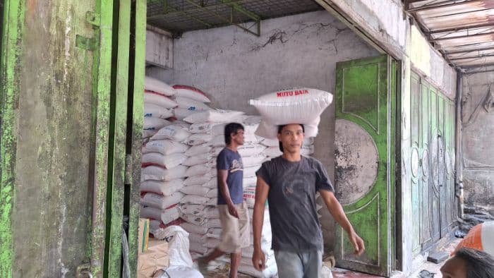 harga_beras_naik_drastis_irt_di_medan_mengeluh