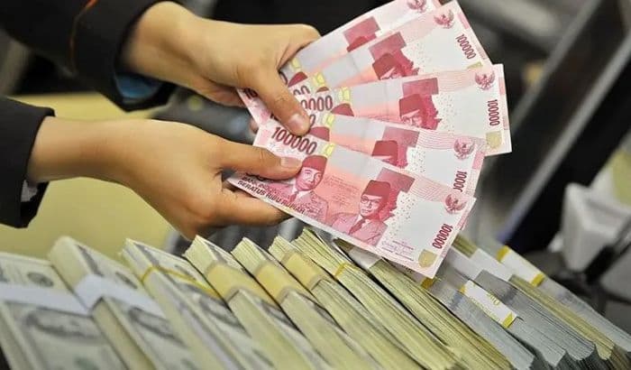 ketegangan_geopolitik_dan_tarif_dagang_rupiah_tertekan_ke_rp16216