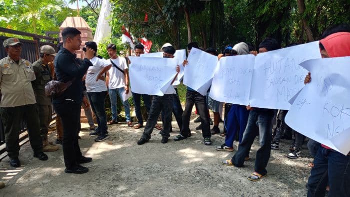 garagara_utang_bpkad_langkat_didemo_warga