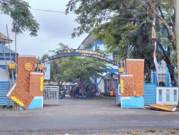 kasek_dan_guru_sdn_regrouping_di_deli_serdang_rampung_tahun_depan