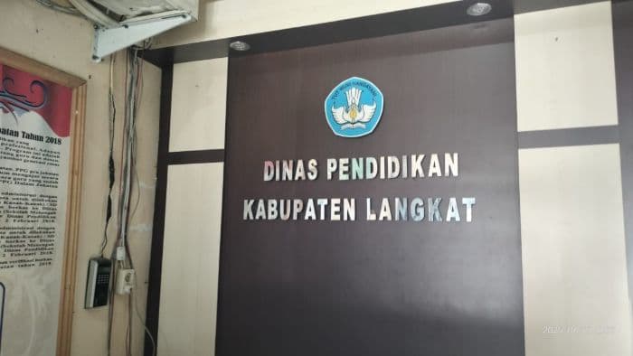 langkat_wajibkan_seragam_melayu_untuk_siswa_sdsmp_orang_tua_keberatan