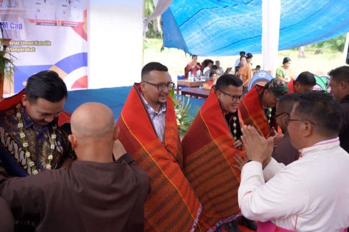 gedung_pastoran_kuasi_paroki_santo_yosef_di_torgamba_jadi_simbol_kebersamaan