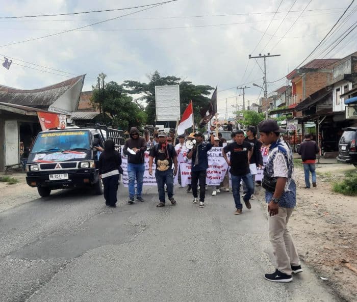 warga_sidamanik_dolok_pardamean_dan_panei_tolak_konversi_teh_jadi_sawit
