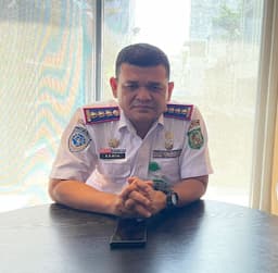 dishub_medan_buat_perhentian_bus_listrik_di_depan_puskesmas_belawan