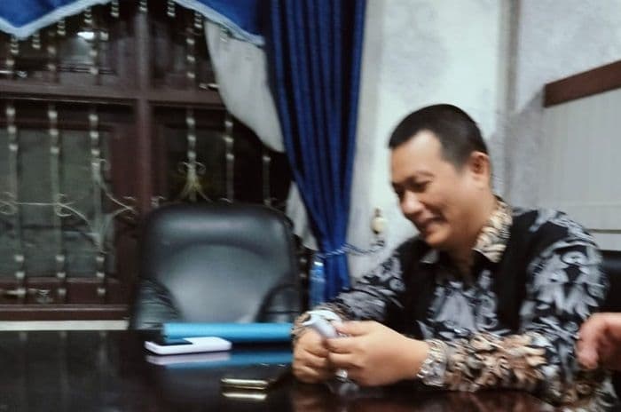 dprd_deli_serdang_desak_polisi_dan_bnn_usut_kasus_lima_siswa_diduga_isap_dan_jual_ganja_di_sekolah