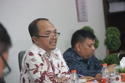 dprd_simalungun_telusuri_belum_turunnya_harga_pupuk_subsidi_di_lapangan