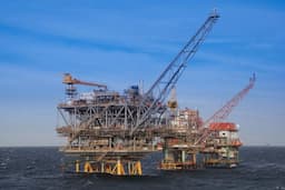 harga_minyak_mentah_dunia_turun_tertekan_pasokan_dan_permintaan_as