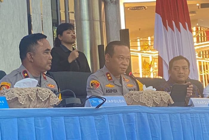 kasus_tudingan_ijazah_palsu_jokowi_polisi_tetapkan_delapan_orang_jadi_tersangka