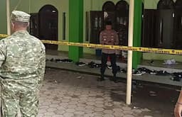 ledakan_di_masjid_sman_72_jakarta_delapan_orang_lukaluka