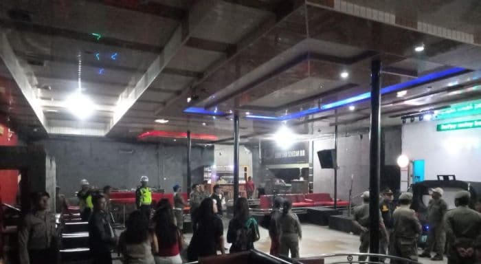 satpol_pp_siantar_awasi_jam_operasional_tempat_hiburan_malam_selama_ramadan_