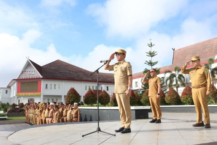bupati_tapsel_soroti_disiplin_pegawai_tak_segan_berikan_sp
