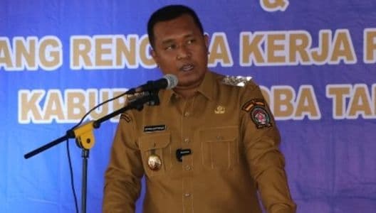 bupati_tegaskan_kolaborasi_semua_pihak_kunci_kemajuan_kabupaten_toba