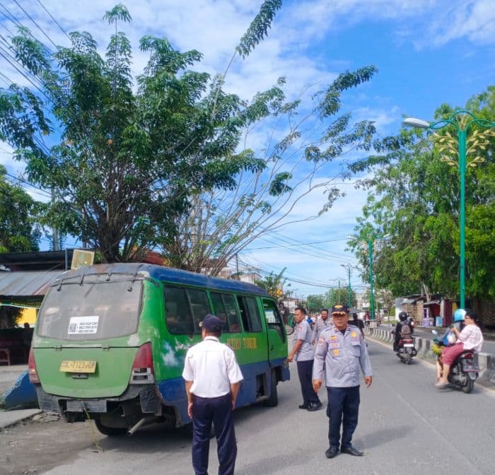 dishub_tanjung_balai_tertibkan_parkir_sembarangan