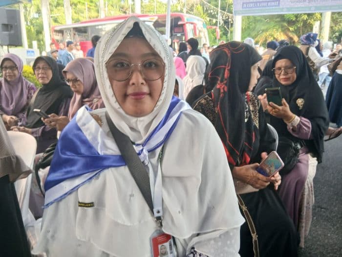 gantikan_neneknya_sri_tamika_jadi_jemaah_calon_haji_termuda_pematangsiantar