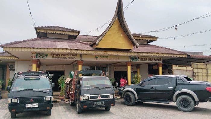 pn_sei_rampah_eksekusi_bangunan_rumah_makan_simpang_tiga_di_perbaungan