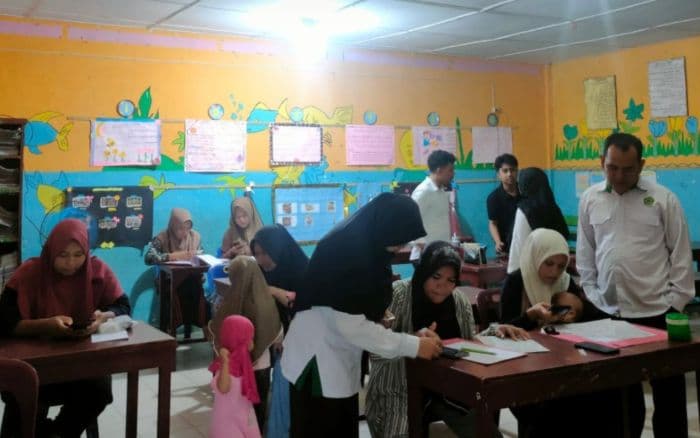 takut_kehabisan_kuota_orang_tua_di_asahan_berebut_daftar_anak_ke_min_3_negeri_favorit