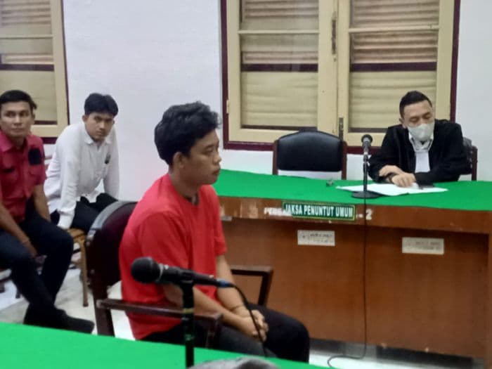 banding_kurir_ekstasi_pegawai_loket_bus_paradep_tetap_divonis_20_tahun_penjara