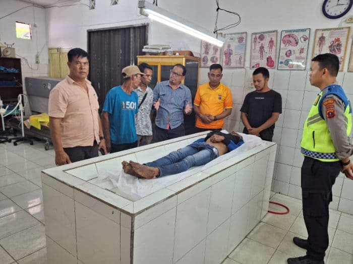 korban_tertabrak_lari_di_tapian_dolok_jenazah_dijemput_keluarga