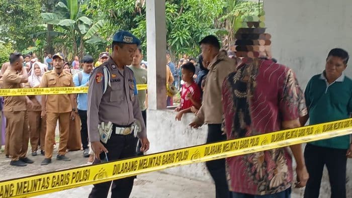 ditinggal_istri_meninggal_duda_lansia_gantung_diri_di_madrasah_batang_kuis_deli_serdang