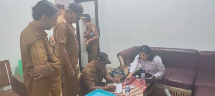 hendak_dites_urine_dua_kepala_dusun_di_deli_serdang_melarikan_diri