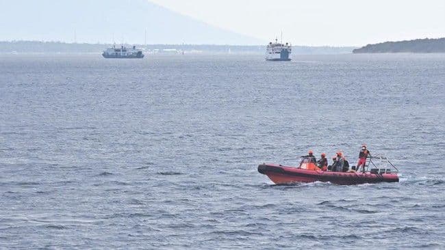 insiden_kmp_tunu_basarnas_27_korban_hilang_diduga_terjebak_di_kendaraan