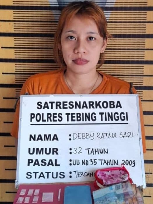 polisi_tangkap_wanita_pemilik_171_gram_sabu_di_tebing_tinggi