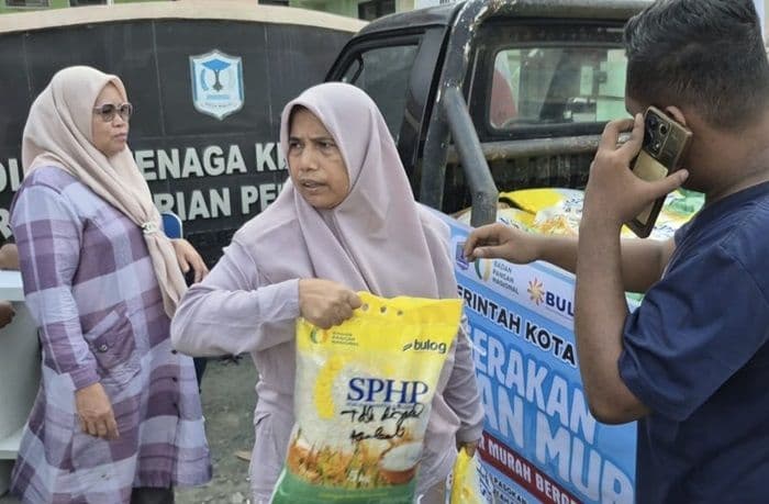 disperindag_binjai_gelar_pasar_murah_warga_serbu_beras_sphp_harga_terjangkau