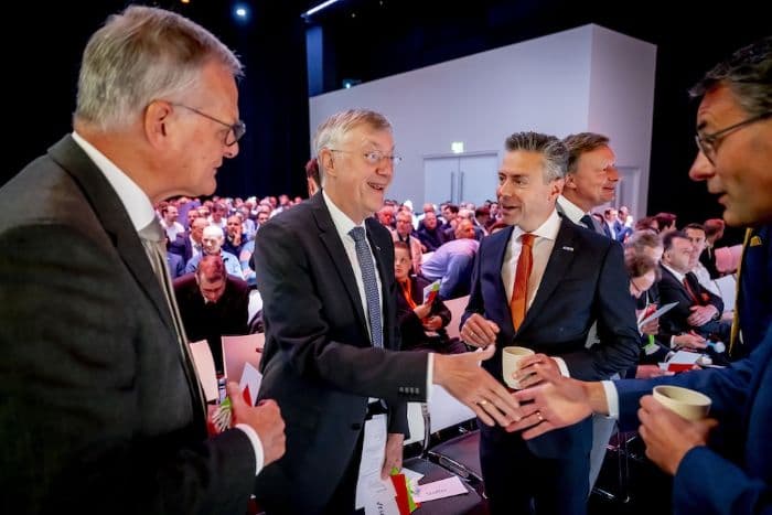 politisi_sgp_janse_frustrasi_tak_masuk_daftar_kandidat_isu_gender_jadi_sorotan