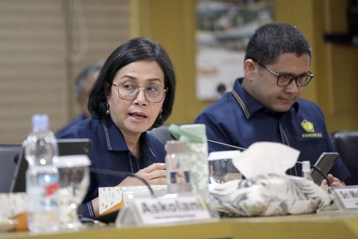 sri_mulyani_janji_perjuangkan_kenaikan_gaji_guru_dan_dosen_anggaran_pendidikan_2025_rp7243_t