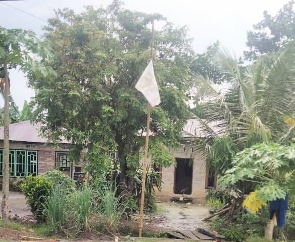 tak_dapat_beras_nelayan_di_batu_bara_kibarkan_bendera_dari_karung_bekas