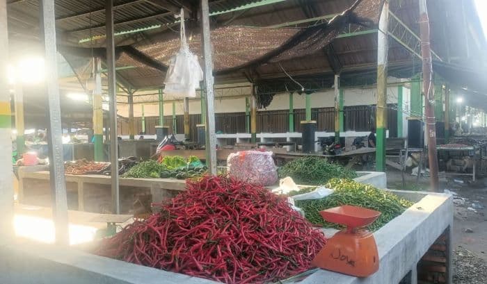harga_cabai_merah_tembus_rp100_ribu_per_kg_di_labura_warga_keluhkan_beban_dapur