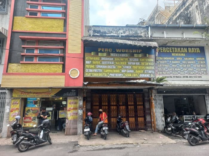 menapaki_lorong_sunyi_sentra_percetakan_di_jalan_mesjid_medan