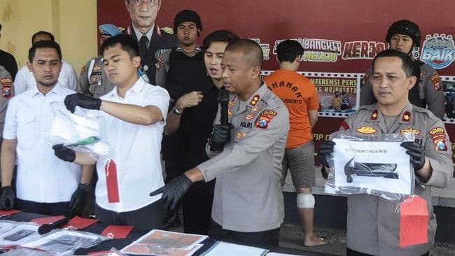 mutilasi_mojokerto_pelaku_mantan_penjagal_76_potongan_tubuh_dibuang_di_pacet