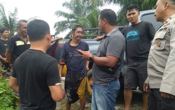 pria_paruh_baya_di_langkat_nyaris_terseret_arus_deras_sungai_pelawi_