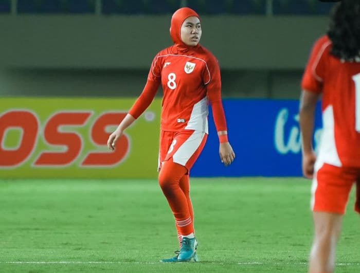 starter_timnas_putri_u16_syifa_bermain_dengan_lambang_garuda_di_dada_satu_kebanggaan