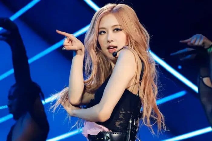 rose_blackpink_ukir_sejarah_jadi_idol_kpop_di_grammy_awards